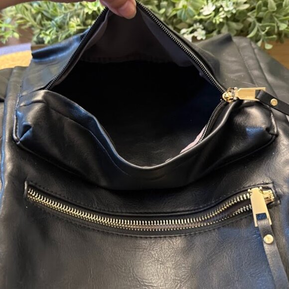 Faux Leather backpack black with removeable guitar strap & grab handle - Picture 10 of 13